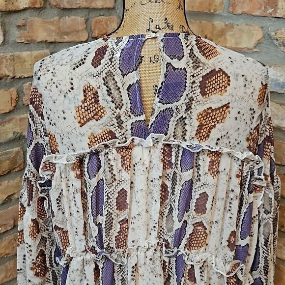 TCEC tiered drop shoulder top size Small - Picture 6 of 11